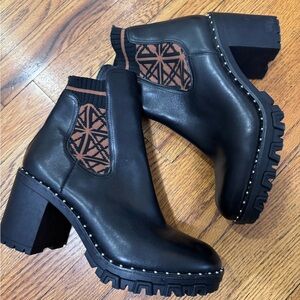 Antonio Melani Paiva 10 Chelsea Ankle Boot black Leather Decorative Silver Studs